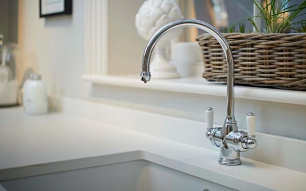 P & R 1437 Phoenician Sink Mixer with Filtration - Image 9