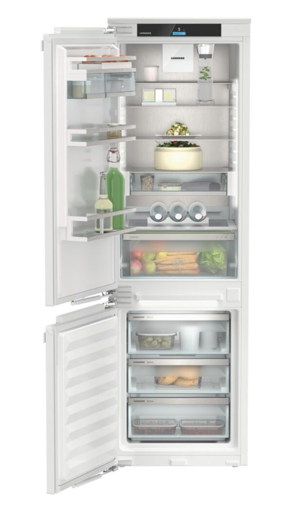 LIEBHERR INTEGRATED FRIDGE FREEZER WITH EASYFRESH & NO FROST