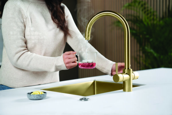 ISE 4N1 J SHAPE STEAMING HOT & FILTERED COLD WATER TAP - Image 9