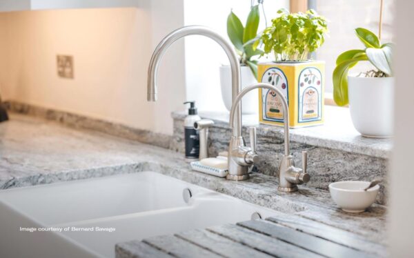P & R 4846 Langbourn Single Lever Monobloc Sink Mixer with C-Spout and Rinse - Image 9