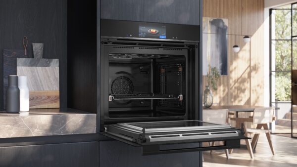 SIEMENS iQ700 BUILT-IN OVEN WITH M/W - Black - Image 5