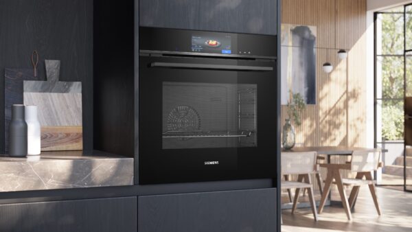 SIEMENS iQ700 BUILT-IN OVEN WITH STEAM - Black - Image 4