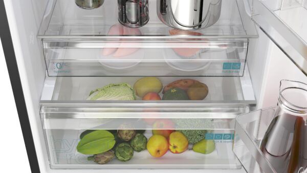 SIEMENS iQ300 FREESTANDING FRIDGE FREEZER - Black Steel - Image 4